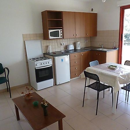 Valentinos Court Daire Pafos Oda fotoğraf
