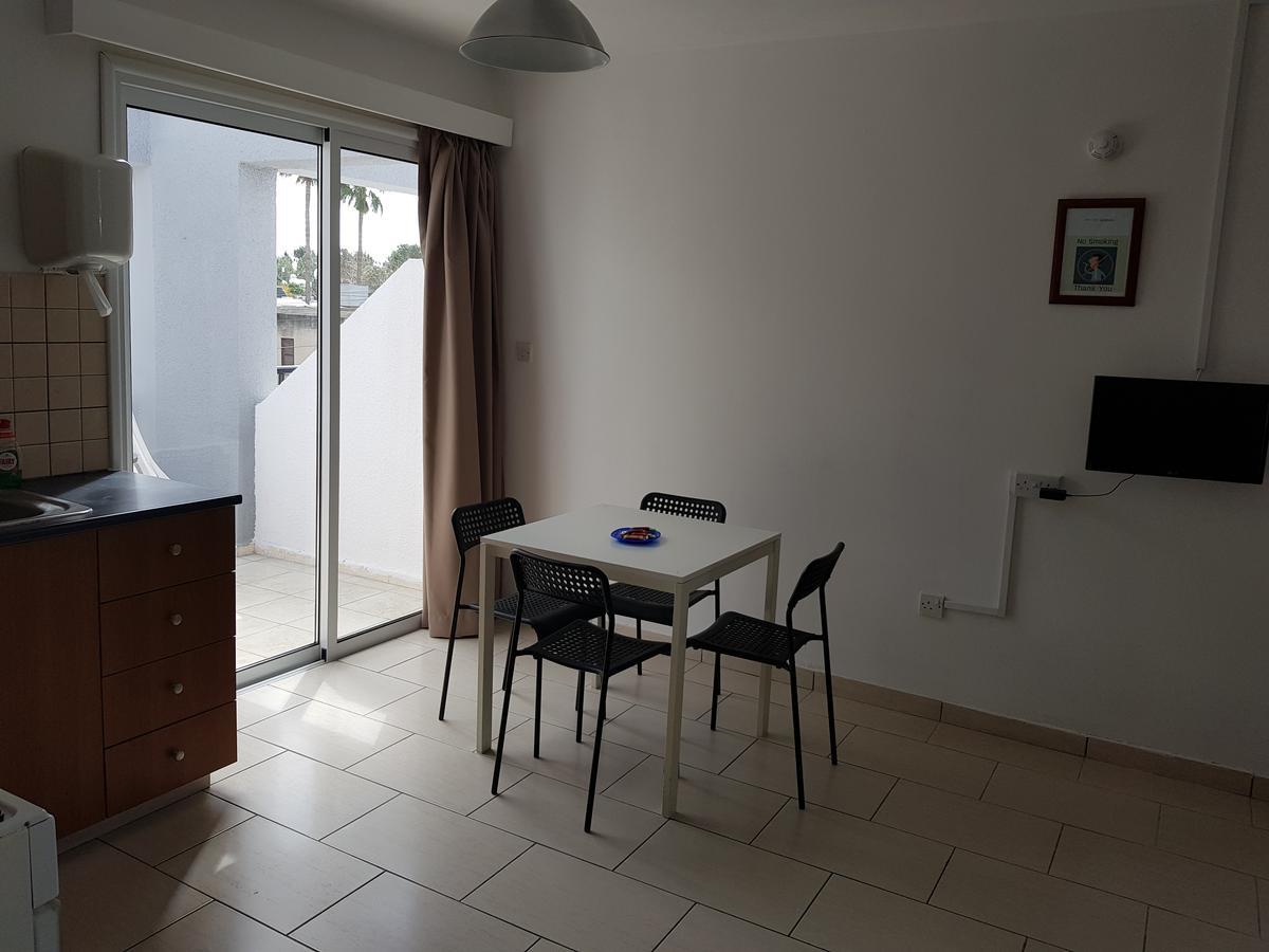 Valentinos Court Daire Pafos Dış mekan fotoğraf